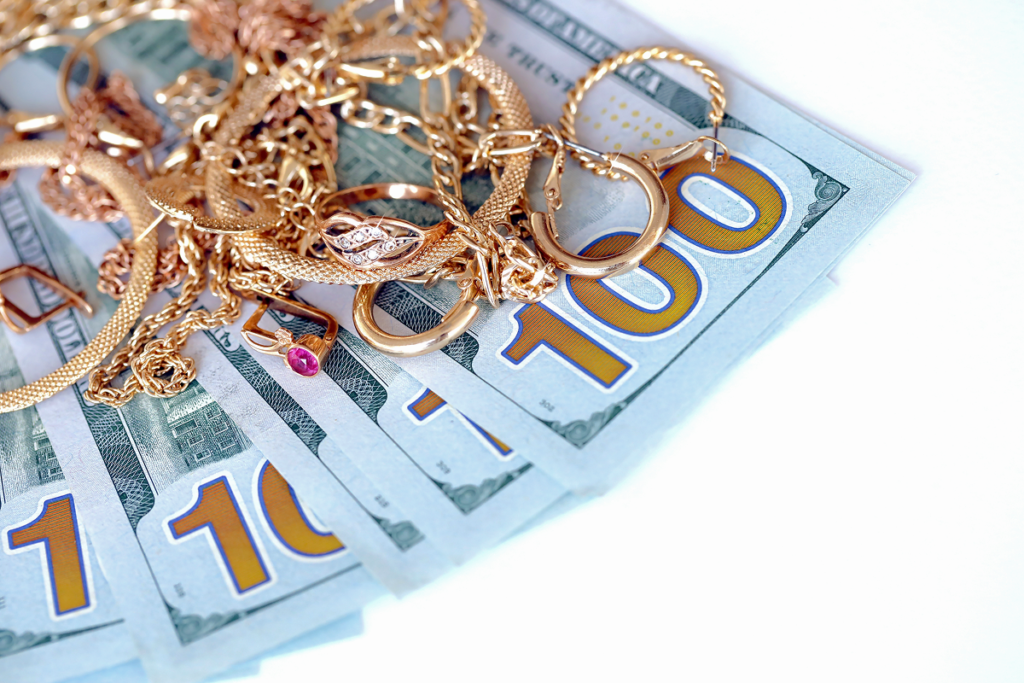 Unwanted gold jewelry that can be sold for cash